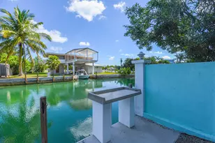 667 E Caribbean Dr, Summerland Key, FL 33042 - Photo 36