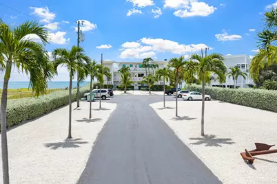 755 W Ocean Drive #7, Key Colony, FL 33051 - Photo 28