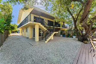 391 10th St, Key Colony, FL 33051 - Photo 12