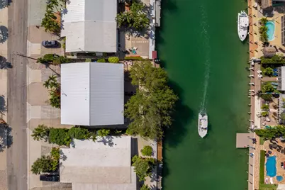 391 10th Street, Key Colony, FL 33051 - Photo 8