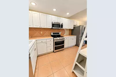 79901 Overseas Highway #APT 220, Upper Matecumbe Key Islamorada, FL 33036 - Photo 4