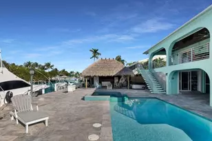 232 W Seaview Dr, Duck Key, FL 33050 - Photo 18