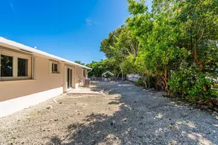 209 2nd St, Key Largo, FL 33037 - Photo 6