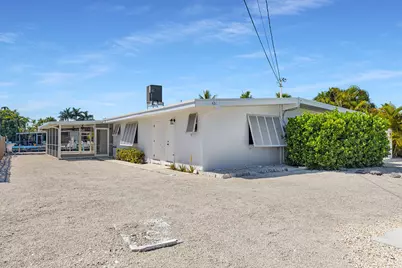 421 10th Street, Key Colony Beach, FL 33051 - Photo 1