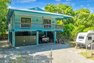 142 N Sunrise Dr, Key Largo, FL 33070 - Photo 1
