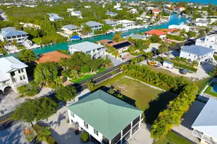 261 W Seaview Dr, Duck Key, FL 33050 - Photo 1