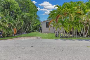117 W Sandy Circle, Big Pine Key, FL 33043 - Photo 1