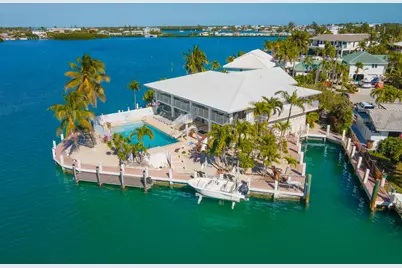 781 9th Street, Key Colony Beach, FL 33051 - Photo 1