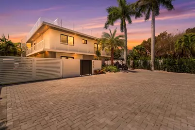 292 Woods Avenue, Plantation Key, FL 33070 - Photo 1