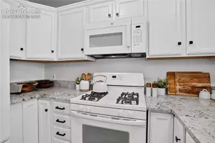 288 Pecan Garden View, Colorado Springs, CO 80904 - Photo 12