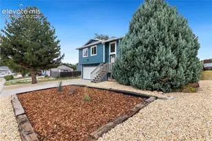 104 Comanche Ct, Fountain, CO 80817 - Photo 2