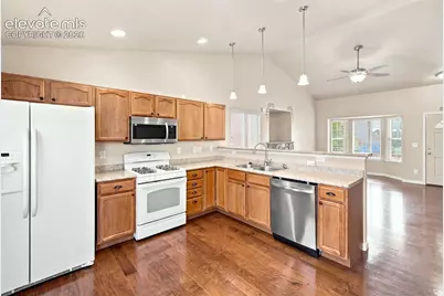 7425 Twin Valley Terrace, Colorado Springs, CO 80925 - Photo 10