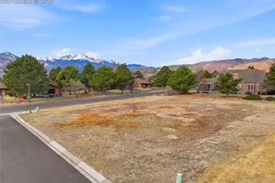 3810 Edgecliff Ct, Colorado Springs, CO 80904 - Photo 2