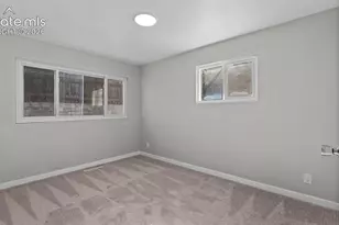 1324 Eagle View Dr, Colorado Springs, CO 80909 - Photo 10