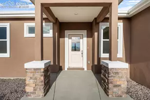 1438 N Moonbeam Dr, Pueblo, CO 81007 - Photo 2
