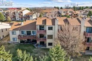 3427 Trenary Ln, Colorado Springs, CO 80918 - Photo 2