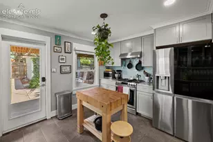 1013 N Arcadia St, Colorado Springs, CO 80903 - Photo 2