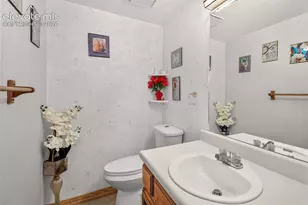 2035 Sussex Ln, Colorado Springs, CO 80909 - Photo 10