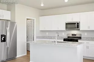 6747 Roundtail Wy, Colorado Springs, CO 80925 - Photo 8