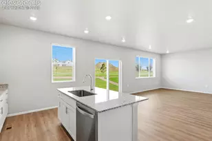6747 Roundtail Wy, Colorado Springs, CO 80925 - Photo 10
