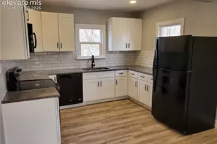 749 E Cimarron St, Colorado Springs, CO 80903 - Photo 2