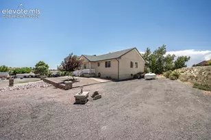 841 S Dogwood Dr, Pueblo, CO 81007 - Photo 8