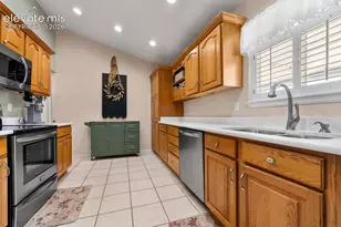 841 S Dogwood Dr, Pueblo, CO 81007 - Photo 12