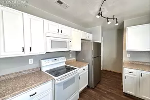 2234 Meadowlark Ln, Pueblo, CO 81008 - Photo 2