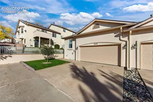 2016 Summerset Dr, Colorado Springs, CO 80920 - Photo 2