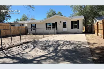 713 Santa Barbara Avenue, Pueblo, CO 81005 - Photo 2