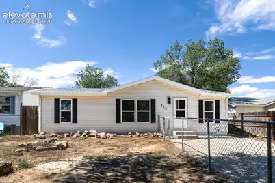713 Santa Barbara Avenue, Pueblo, CO 81005 - Photo 2