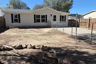 713 Santa Barbara Ave, Pueblo, CO 81005 - Photo 1
