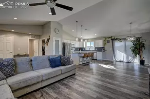 40 E Lyons Dr, Pueblo, CO 81007 - Photo 4