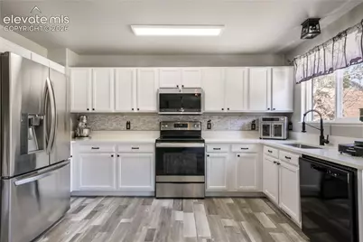 6055 Bow River Drive, Colorado Springs, CO 80923 - Photo 10