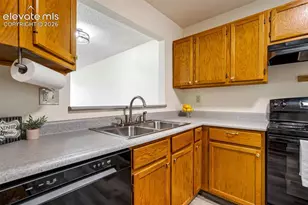 513 Shady Crest Cir, Colorado Springs, CO 80916 - Photo 10
