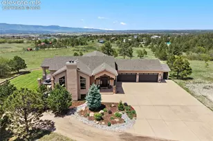 4330 Ridgeway Ln, Colorado Springs, CO 80908 - Photo 2