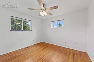 1039 Valley Rd, Colorado Springs, CO 80904 - Photo 10
