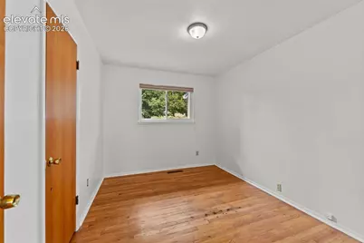 1039 Valley Road, Colorado Springs, CO 80904 - Photo 8