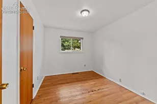 1039 Valley Rd, Colorado Springs, CO 80904 - Photo 8