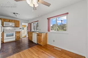 1039 Valley Rd, Colorado Springs, CO 80904 - Photo 4
