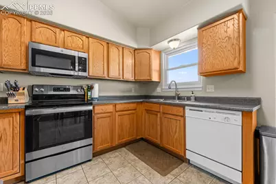 965 N Cimarron Drive, Pueblo, CO 81007 - Photo 6