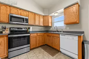 965 N Cimarron Dr, Pueblo, CO 81007 - Photo 6