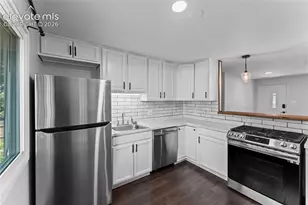 2326 Eagle View Dr, Colorado Springs, CO 80909 - Photo 8
