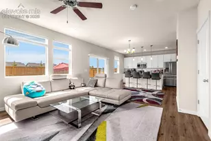 8122 Goldenray Pl, Colorado Springs, CO 80908 - Photo 2