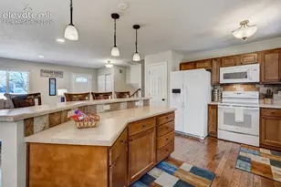 3806 Somerset Dr, Colorado Springs, CO 80907 - Photo 4