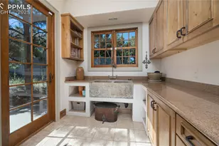 4896 Stonehill Rd, Colorado Springs, CO 80918 - Photo 18