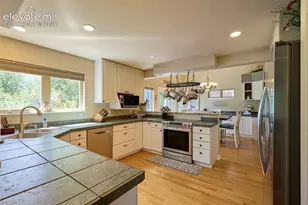 423 Chamberlin Pl, Colorado Springs, CO 80906 - Photo 10