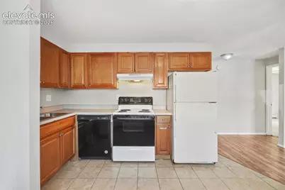 1025 Magnolia Street, Colorado Springs, CO 80907 - Photo 8