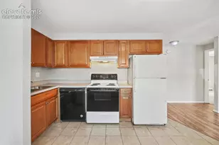 1025 Magnolia St, Colorado Springs, CO 80907 - Photo 8