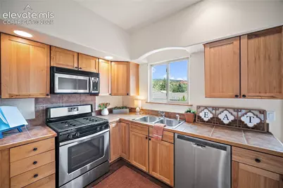 18 Taos Place, Manitou Springs, CO 80829 - Photo 2